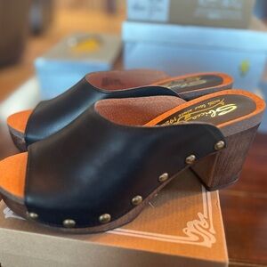 Sbicca Black and Brown Mules Comfortable and Stylish